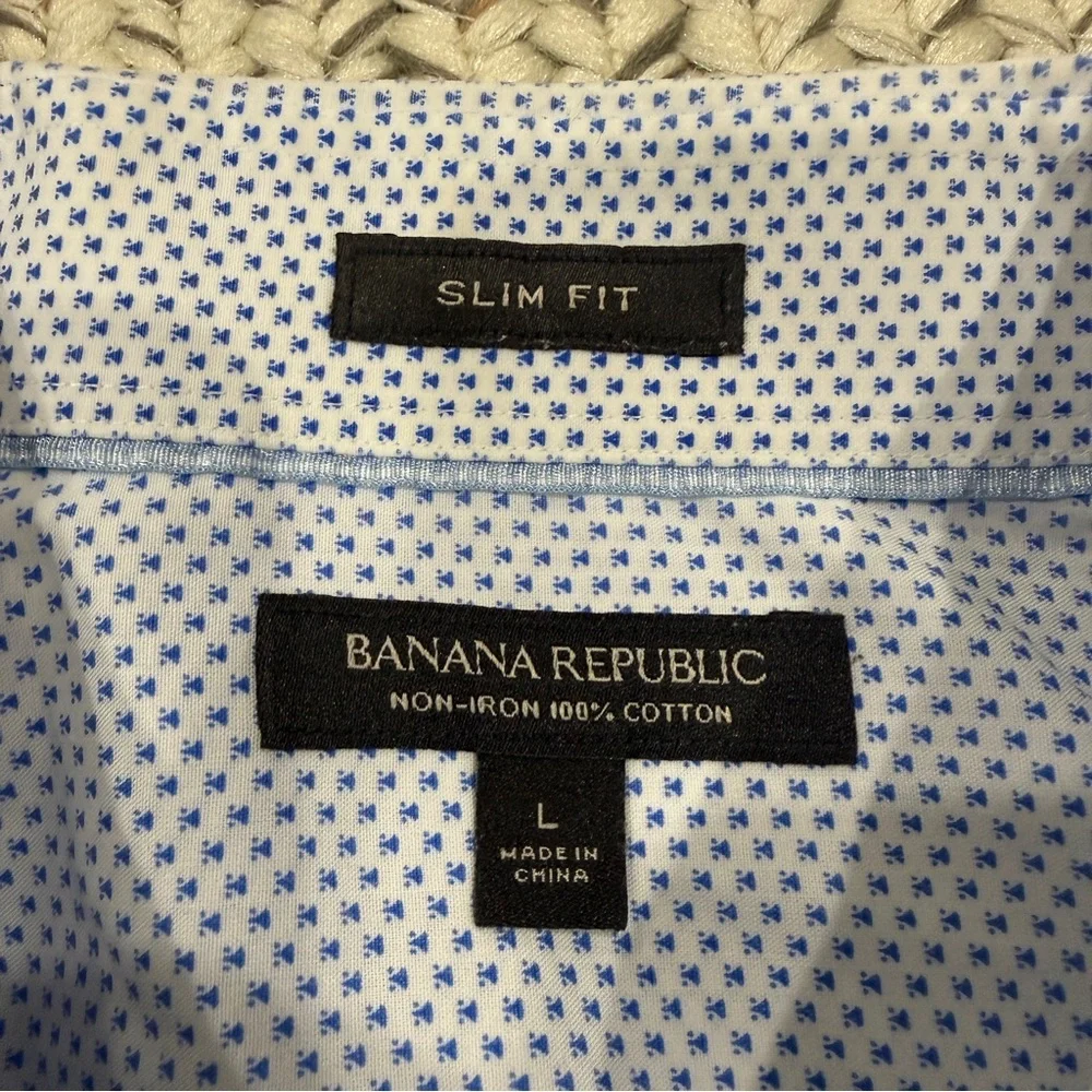 Banana Republic White and Blue Slim Fit Non-Iron Cotton Button Down Shirt